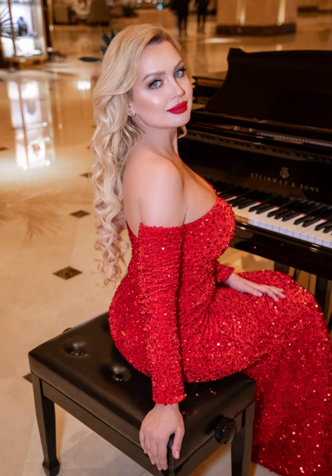 Dr. Lang Emirates & Svitlana Chumak